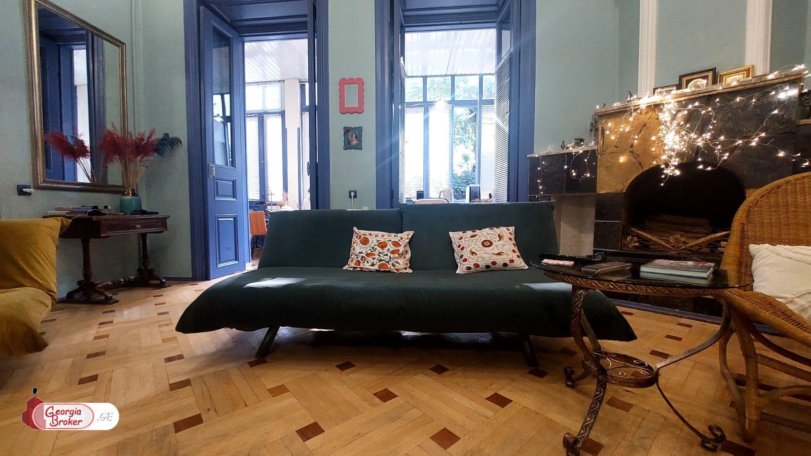 nearly repaired 4-room apartment for rent